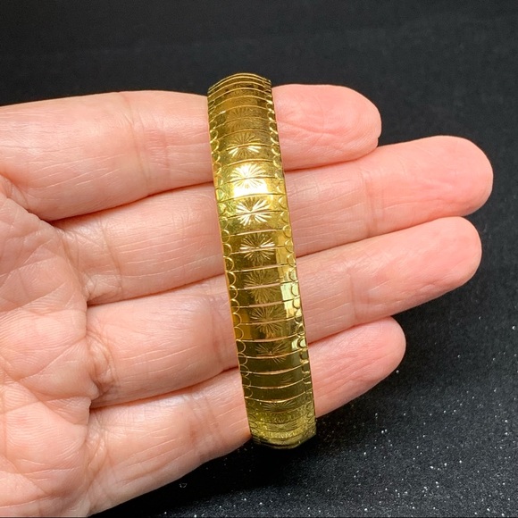 18KT Yellow Gold Over Sterling Silver Patterned Omega Bangle Bracelet 7.25” - Picture 14 of 17